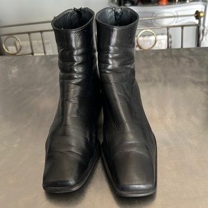 Weitz a Girl To Do Two? vintage Y2K black leather square toe back zips Size 7.5